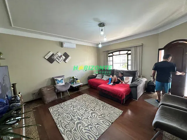 Casa 5 quartos e 2 banheiros, à venda, no bairro Bosque dos Eucaliptos em São José dos Campos