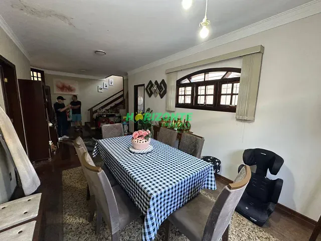 Casa 5 quartos e 2 banheiros, à venda, no bairro Bosque dos Eucaliptos em São José dos Campos