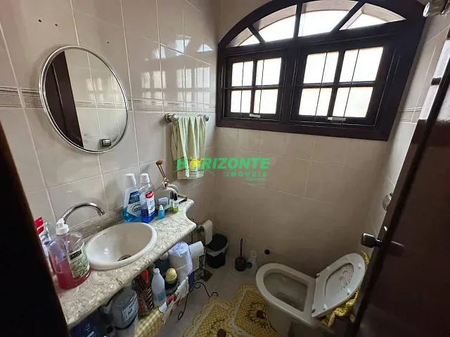 Casa 5 quartos e 2 banheiros, à venda, no bairro Bosque dos Eucaliptos em São José dos Campos