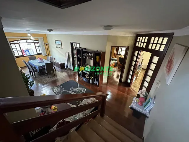 Casa 5 quartos e 2 banheiros, à venda, no bairro Bosque dos Eucaliptos em São José dos Campos