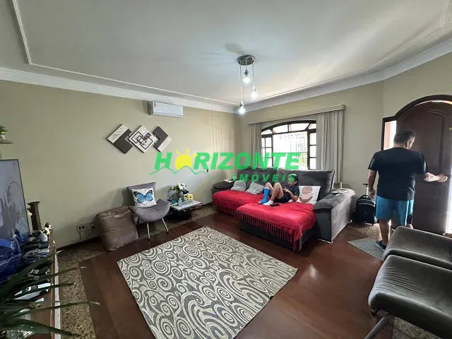 Casa 5 quartos e 2 banheiros, à venda, no bairro Bosque dos Eucaliptos em São José dos Campos