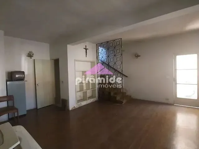 Casa com 214m² 3 quartos e 1 banheiro, à venda, no bairro Centro em São José Dos Campos