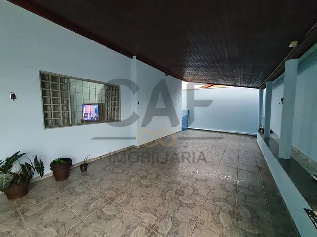Casa com 336m² 3 quartos e 3 banheiros, à venda, no bairro Parque Residencial Imigrantes em Holambra