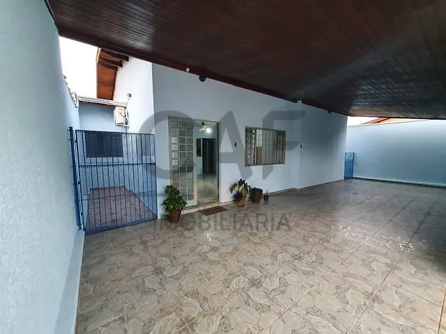 Casa com 336m² 3 quartos e 3 banheiros, à venda, no bairro Parque Residencial Imigrantes em Holambra