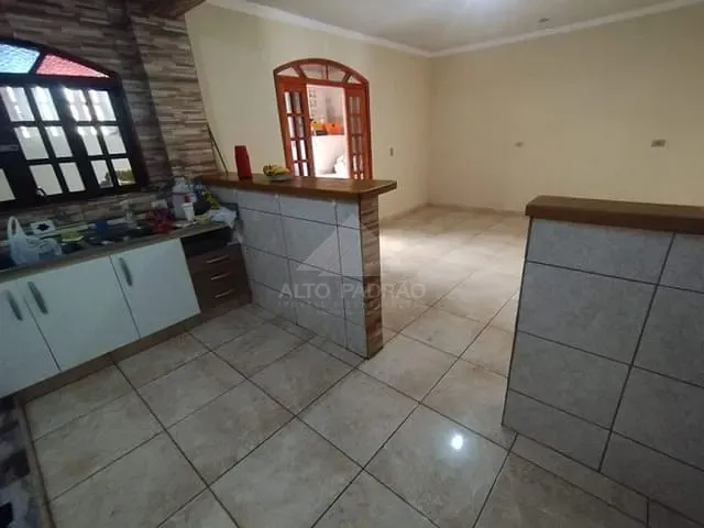 Casa com 250m² 2 quartos e 2 banheiros, à venda, no bairro Jardim Zaira em Mauá