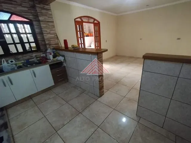 Casa com 250m² 2 quartos e 2 banheiros, à venda, no bairro Jardim Zaira em Mauá