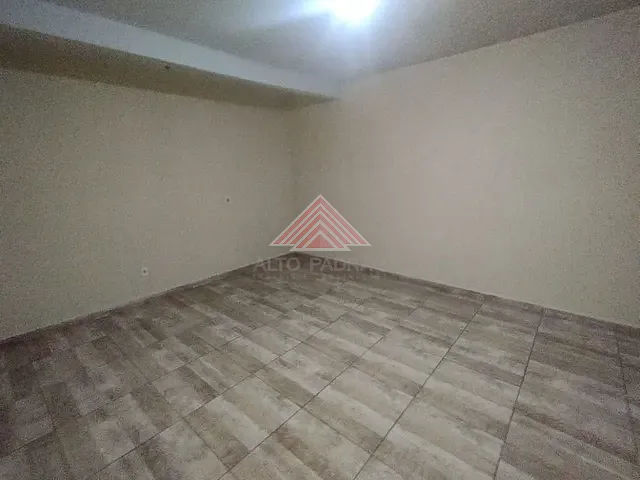 Casa com 250m² 2 quartos e 2 banheiros, à venda, no bairro Jardim Zaira em Mauá
