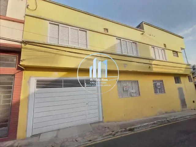 Casa com 145m² 7 quartos e 3 banheiros, à venda ou para alugar, no bairro Centro em Pouso Alegre
