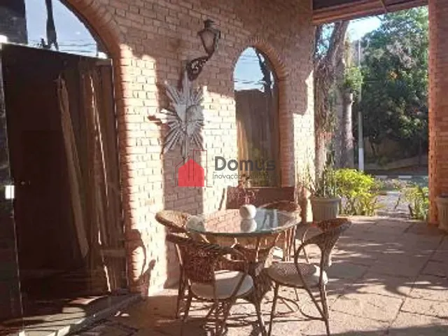 Casa com 1200m² 4 quartos e 6 banheiros, à venda ou para alugar, no bairro Nossa Senhora do Perpétuo Socorro em Pindamonhangaba