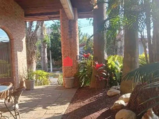 Casa com 1200m² 4 quartos e 6 banheiros, à venda ou para alugar, no bairro Nossa Senhora do Perpétuo Socorro em Pindamonhangaba