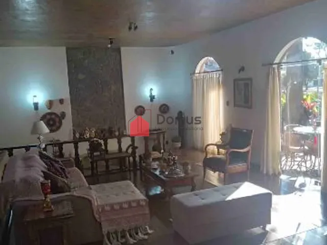 Casa com 1200m² 4 quartos e 6 banheiros, à venda ou para alugar, no bairro Nossa Senhora do Perpétuo Socorro em Pindamonhangaba
