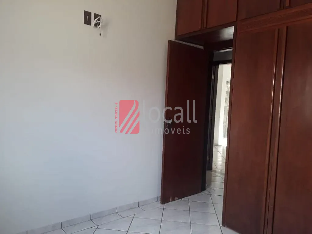 Casa com 3 quartos para aluguel, 280m² — foto 13 de 23