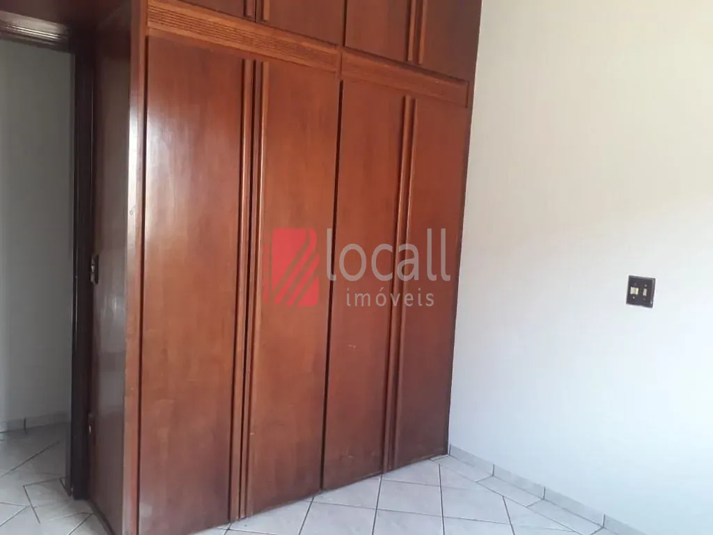 Casa com 3 quartos para aluguel, 280m² — foto 15 de 23