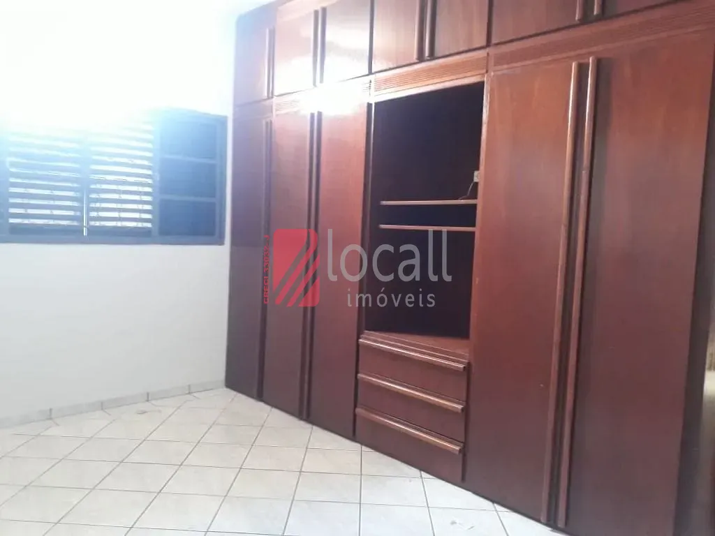 Casa com 3 quartos para aluguel, 280m² — foto 6 de 23