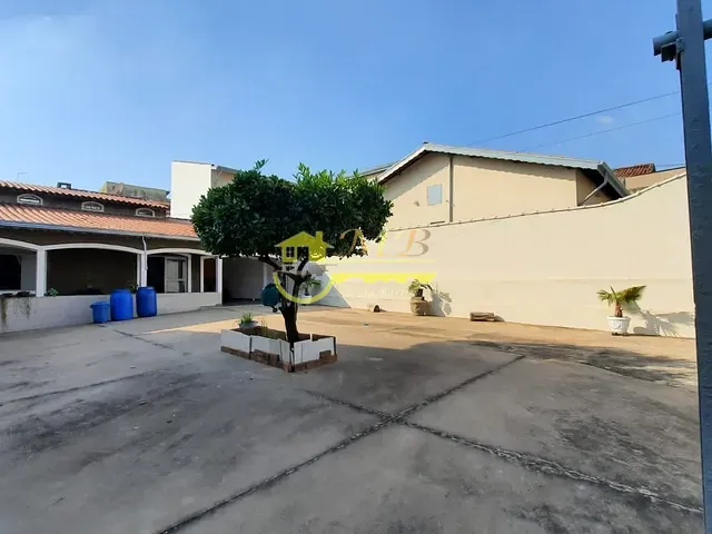 Casa 3 quartos e 2 banheiros, à venda, no bairro Vila Aeroporto em Campinas