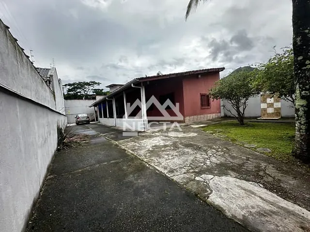 Casa com 312m² 3 quartos e 2 banheiros, à venda, no bairro Jardim Terralão em Caraguatatuba