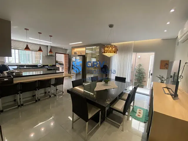 Casa com 350m² 3 quartos e 3 banheiros, à venda, no bairro Santa Mônica em Londrina