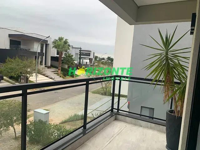 Casa 4 quartos e 6 banheiros, para alugar, no bairro Urbanova em São José dos Campos