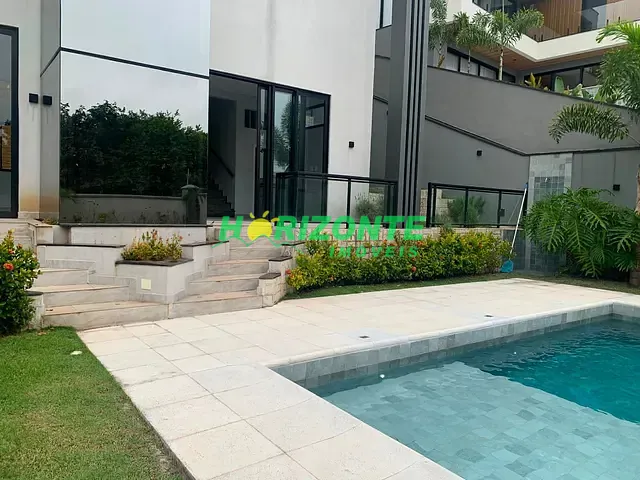 Casa 4 quartos e 6 banheiros, para alugar, no bairro Urbanova em São José dos Campos