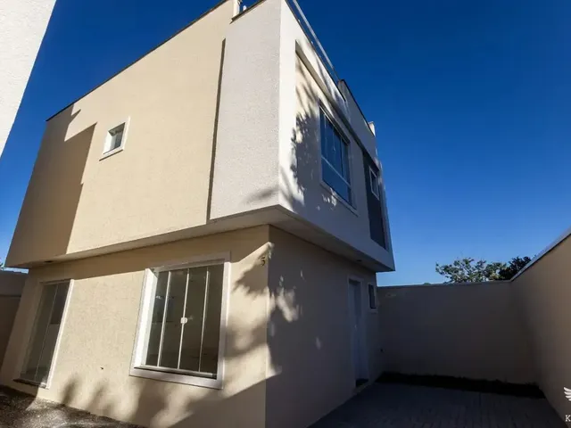 Casa 3 quartos e 3 banheiros, à venda, no bairro Orleans em Curitiba