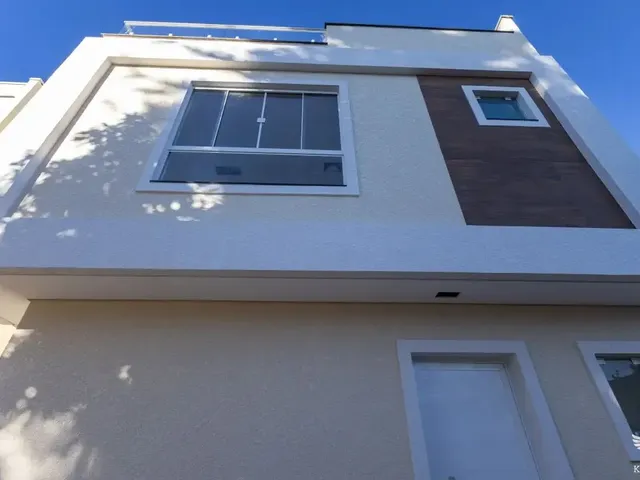 Casa 3 quartos e 3 banheiros, à venda, no bairro Orleans em Curitiba