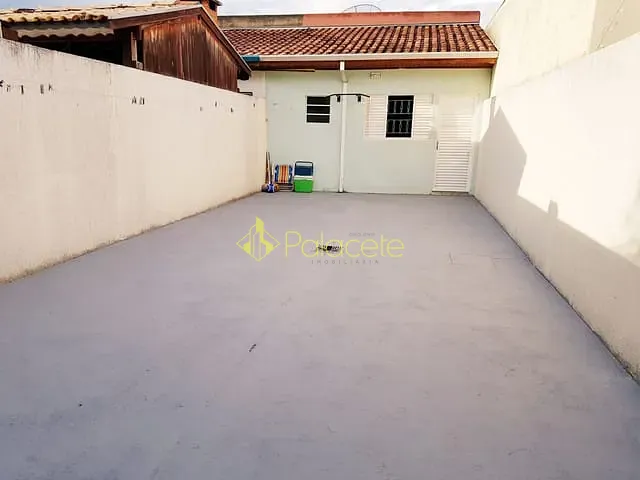 Casa com 250m² 2 quartos e 2 banheiros, à venda, no bairro Parque Senhor do Bonfim em Taubaté