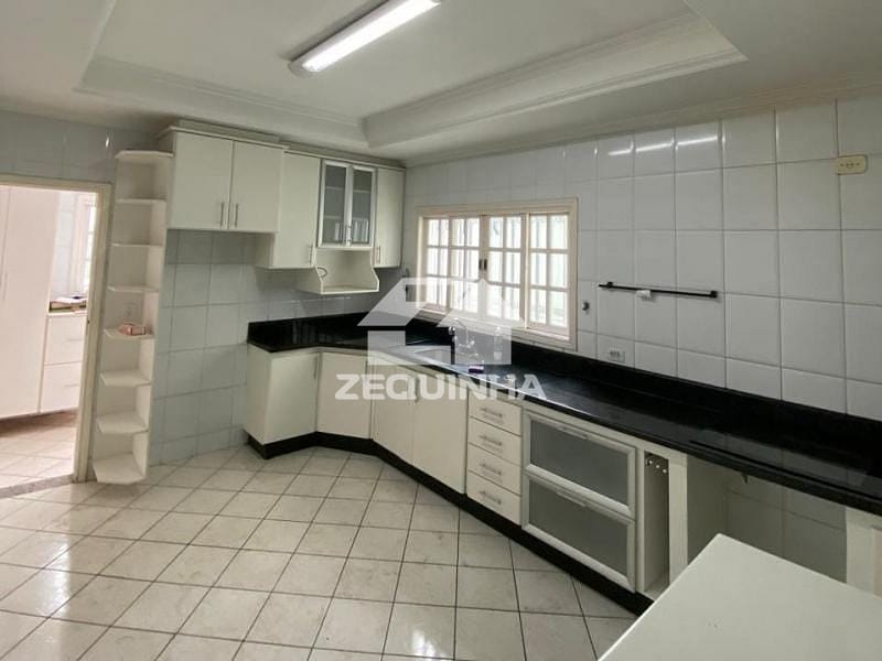 Casa, 3 quartos, 219 m² - Foto 15