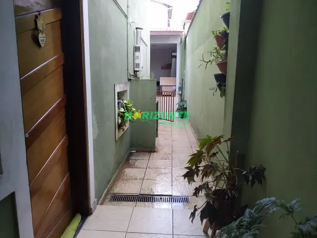 Casa 3 quartos e 2 banheiros, à venda, no bairro Bosque dos Eucaliptos em São José dos Campos
