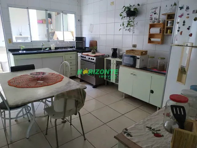 Casa 3 quartos e 2 banheiros, à venda, no bairro Bosque dos Eucaliptos em São José dos Campos