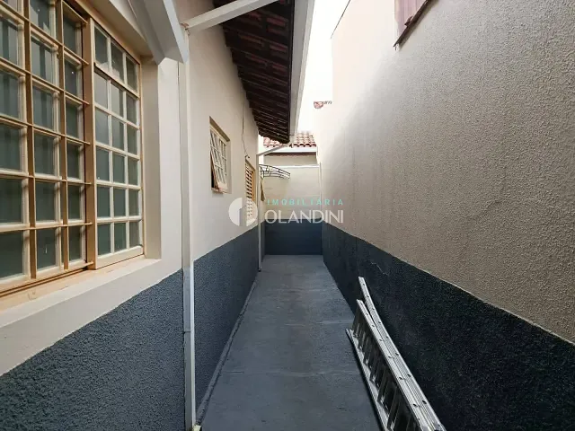 Casa com 300m² 2 quartos e 1 banheiro, para alugar, no bairro Jardim Conservani em Artur Nogueira