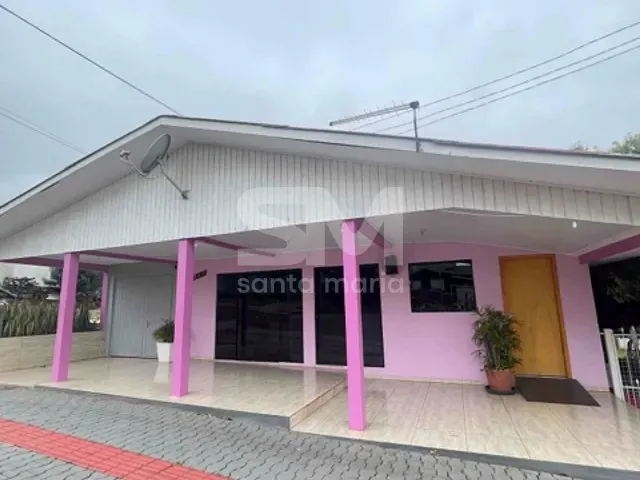 Casa com 450m² 3 quartos e 2 banheiros, à venda, no bairro Universitário em Chapecó