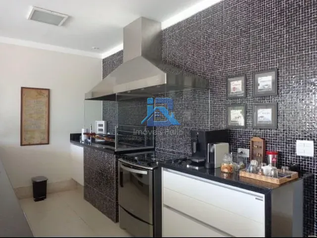 Casa com 1800m² 4 quartos e 5 banheiros, à venda, no bairro Ville Chamonix em Itatiba