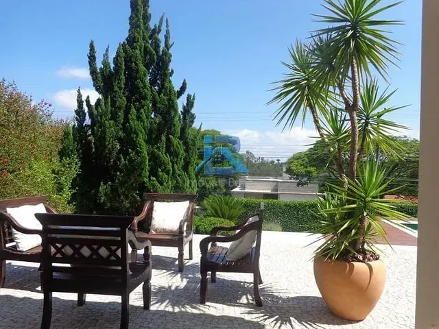 Casa com 1800m² 4 quartos e 5 banheiros, à venda, no bairro Ville Chamonix em Itatiba