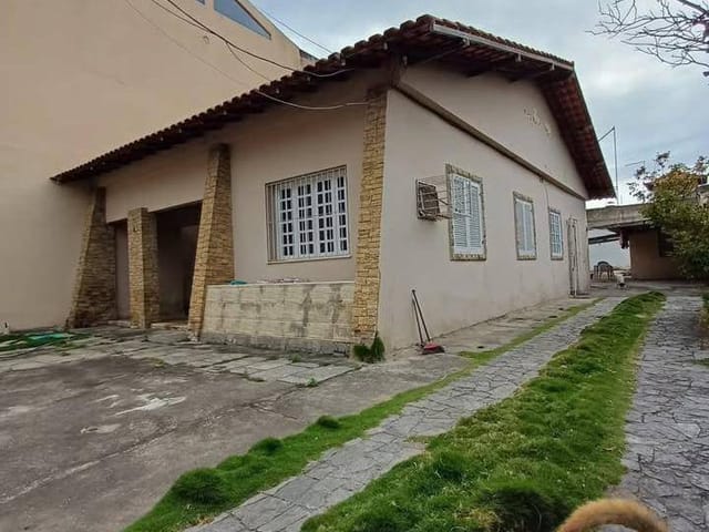 Casa com 360m² 3 quartos e 1 banheiro, à venda, no bairro Parque Califórnia em Campos dos Goytacazes