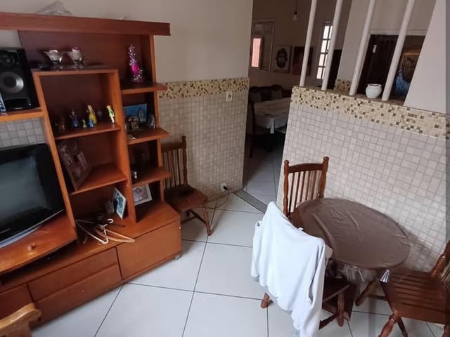 Casa com 360m² 3 quartos e 1 banheiro, à venda, no bairro Parque Califórnia em Campos dos Goytacazes
