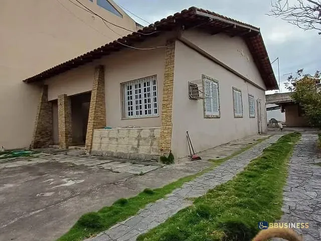 Casa com 360m² 3 quartos e 1 banheiro, à venda, no bairro Parque Califórnia em Campos dos Goytacazes