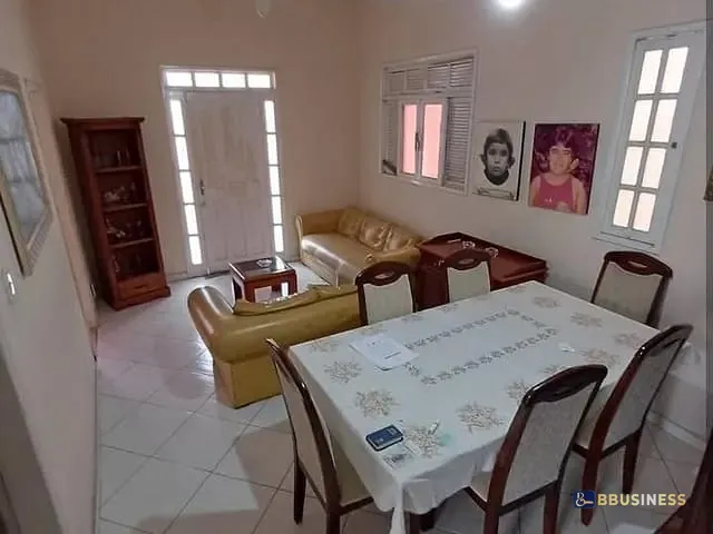 Casa com 360m² 3 quartos e 1 banheiro, à venda, no bairro Parque Califórnia em Campos dos Goytacazes