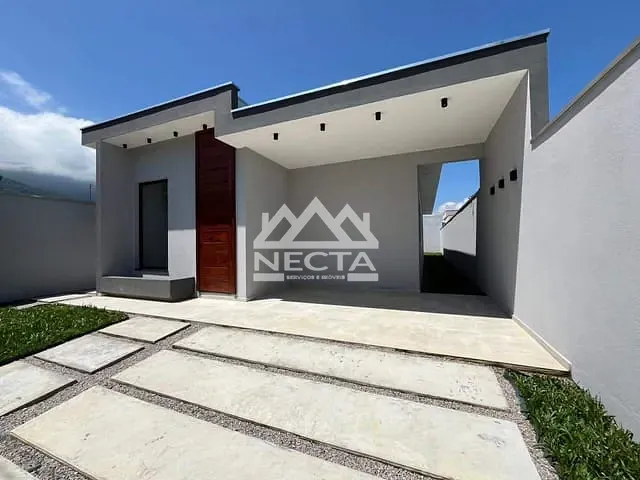 Casa com 250m² 3 quartos e 2 banheiros, à venda, no bairro Massaguaçu em Caraguatatuba