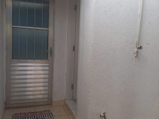Casa 2 quartos e 1 banheiro, à venda, no bairro Conjunto Residencial Araretama em Pindamonhangaba