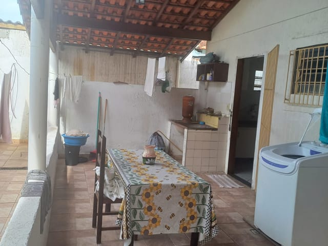 Casa 2 quartos e 1 banheiro, à venda, no bairro Conjunto Residencial Araretama em Pindamonhangaba