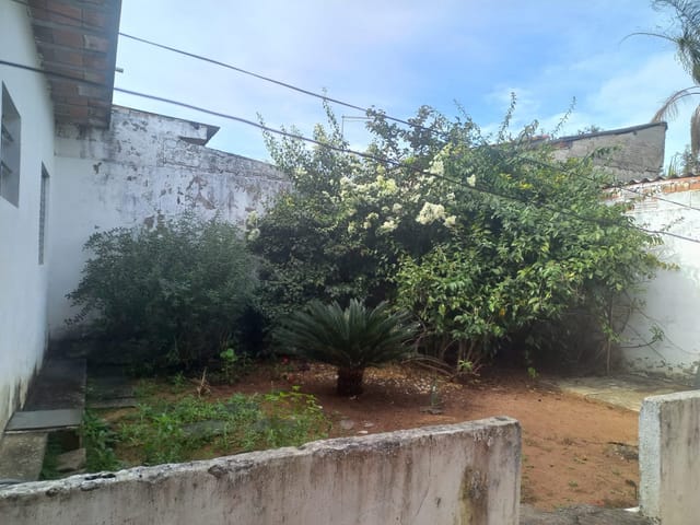 Casa 2 quartos e 1 banheiro, à venda, no bairro Conjunto Residencial Araretama em Pindamonhangaba