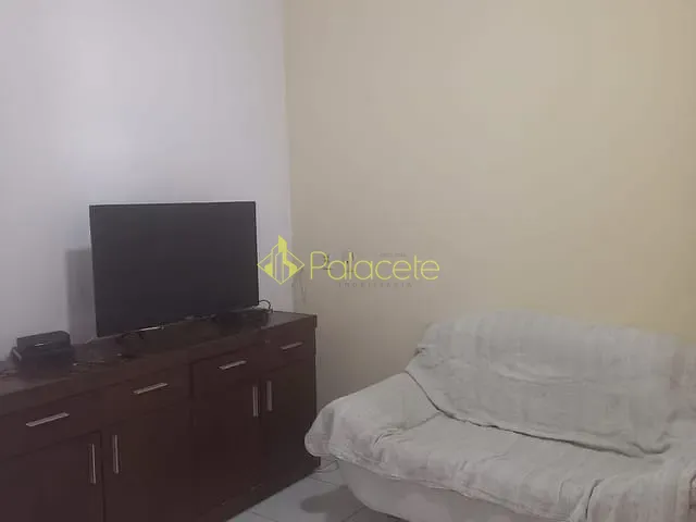 Casa 2 quartos e 1 banheiro, à venda, no bairro Conjunto Residencial Araretama em Pindamonhangaba