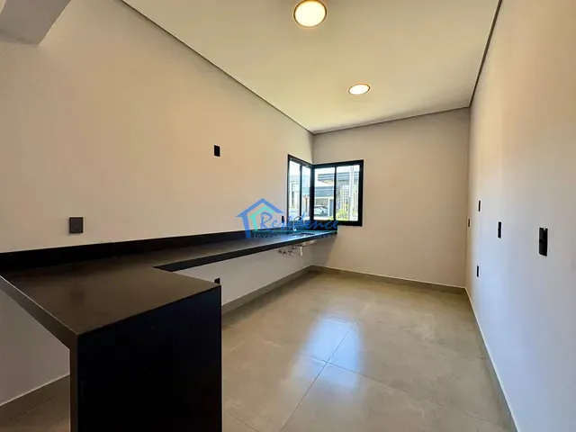 Casa com 203m² 3 quartos e 2 banheiros, à venda, no bairro Loteamento Park Gran Reserve em Indaiatuba