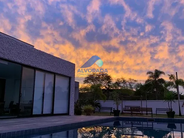 Casa com 1500m² 4 quartos e 6 banheiros, à venda, no bairro Jardim Nova Esperança em Jacareí