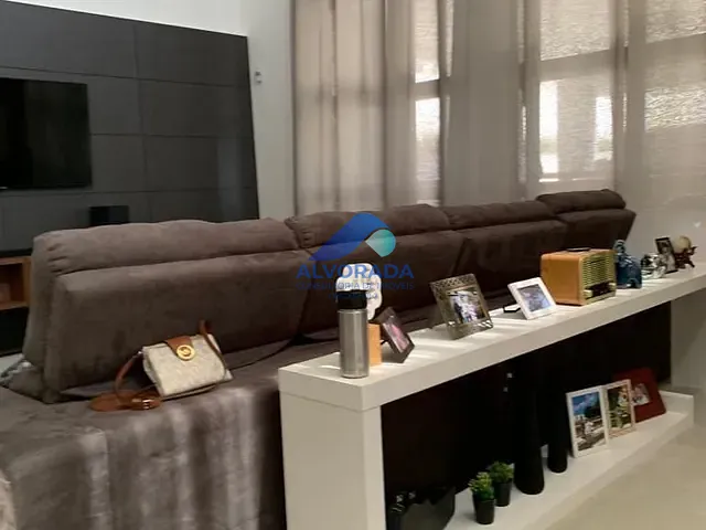 Casa com 1500m² 4 quartos e 6 banheiros, à venda, no bairro Jardim Nova Esperança em Jacareí