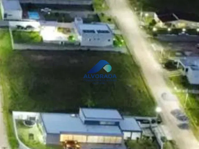 Casa com 1500m² 4 quartos e 6 banheiros, à venda, no bairro Jardim Nova Esperança em Jacareí