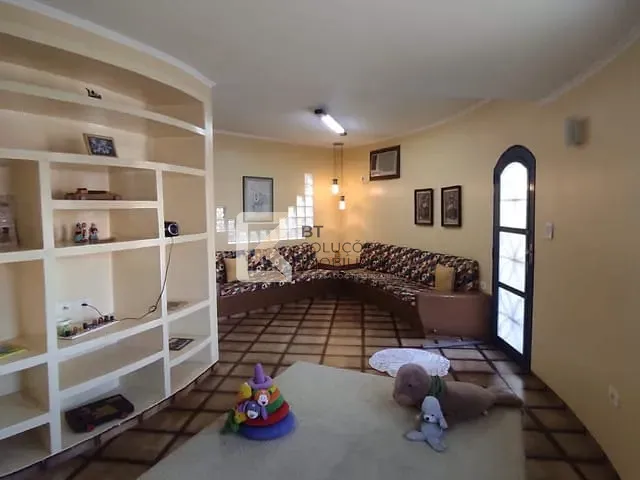 Casa com 257m², à venda, no bairro Centro em Indaiatuba