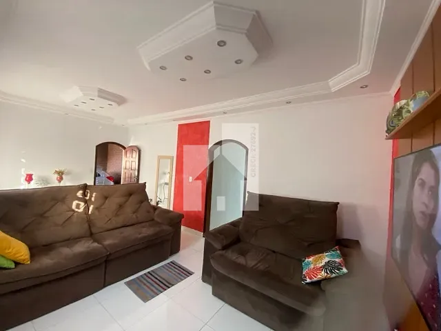 Casa com 250m² 2 quartos e 2 banheiros, à venda, no bairro Tulipas em Jundiaí