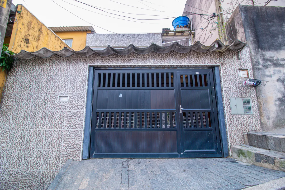 Casa para venda em Vila Dalva com 4 quartos, 120m²