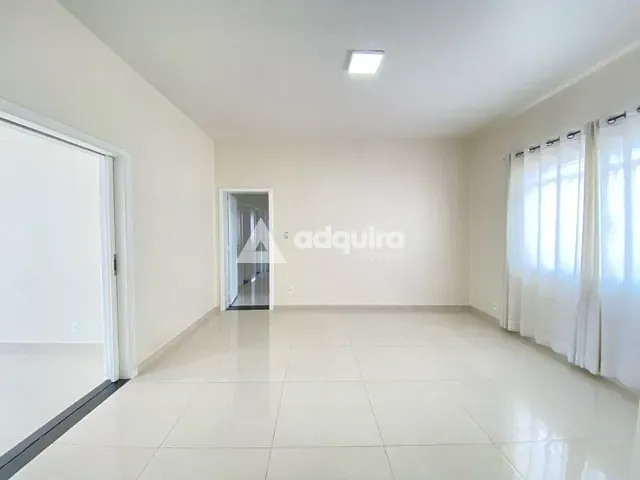 Casa com 545m² 3 quartos e 3 banheiros, à venda, no bairro Centro em Ponta Grossa